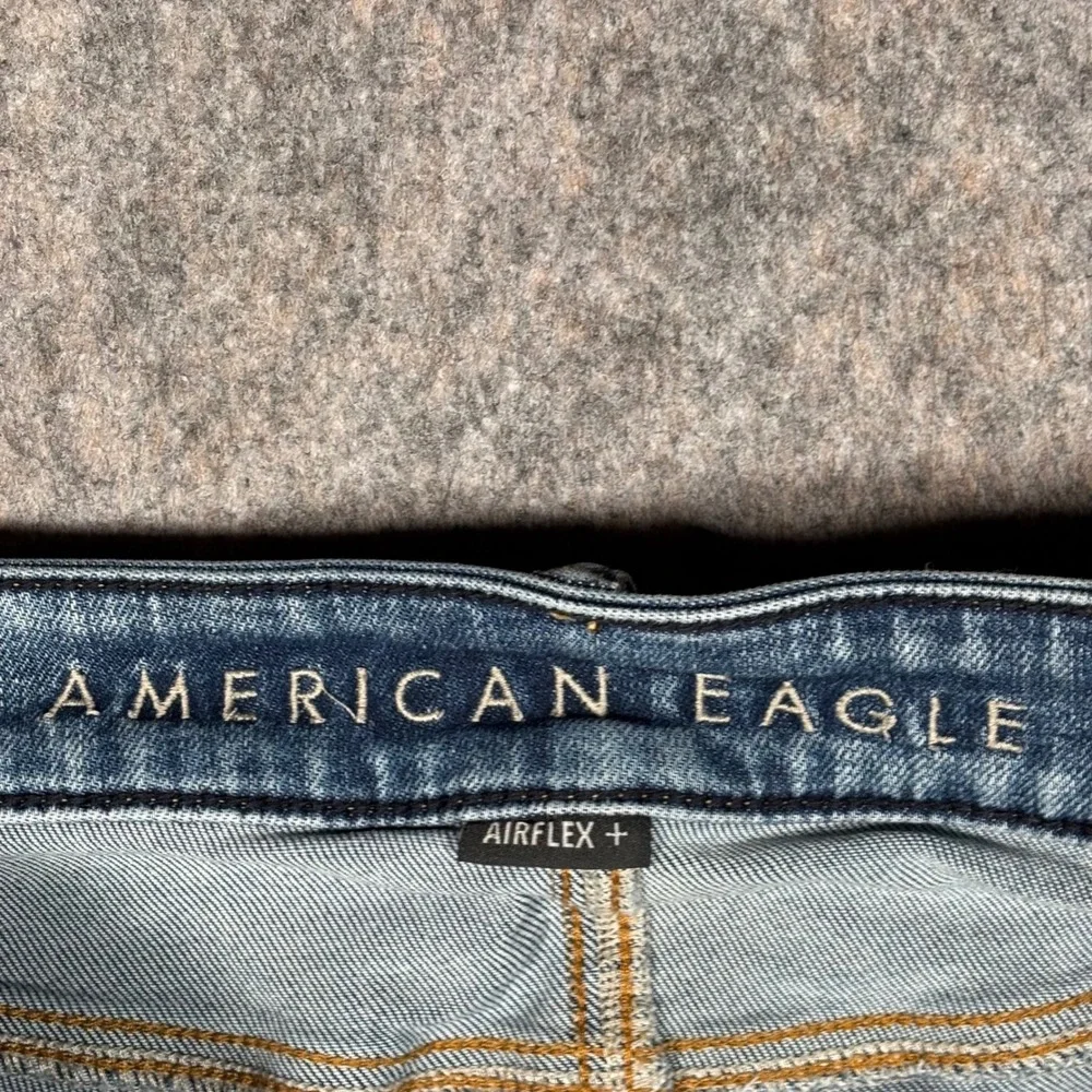 American Eagle Airflex+ Slim Jeans Mens 34x32 (35x31) Medium Blue Faded Whiskers